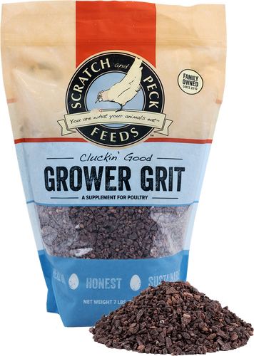 Scratch and Peck Feeds Cluckin’ Good Grower Grit (7 lbs)